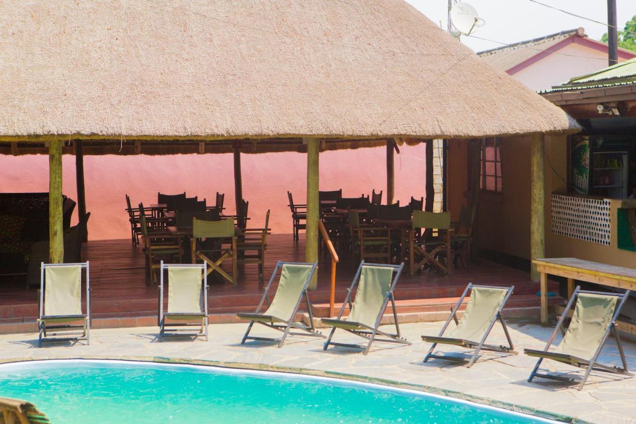Lusaka Backpackers Hostel Ngoại thất bức ảnh