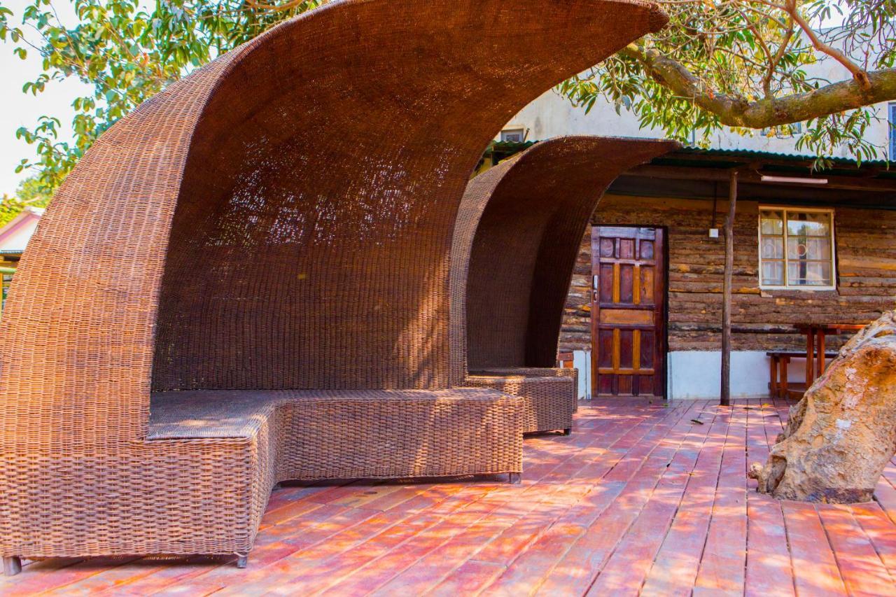 Lusaka Backpackers Hostel Ngoại thất bức ảnh