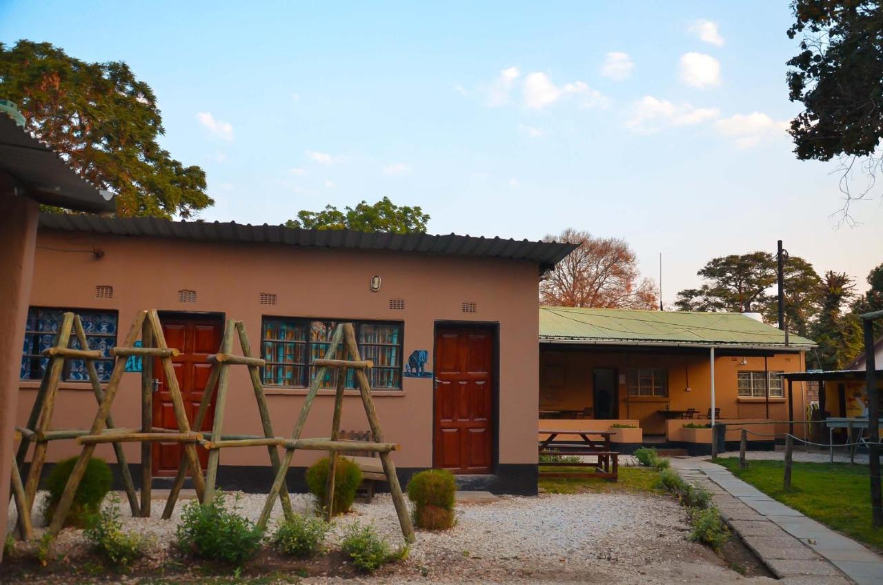 Lusaka Backpackers Hostel Ngoại thất bức ảnh